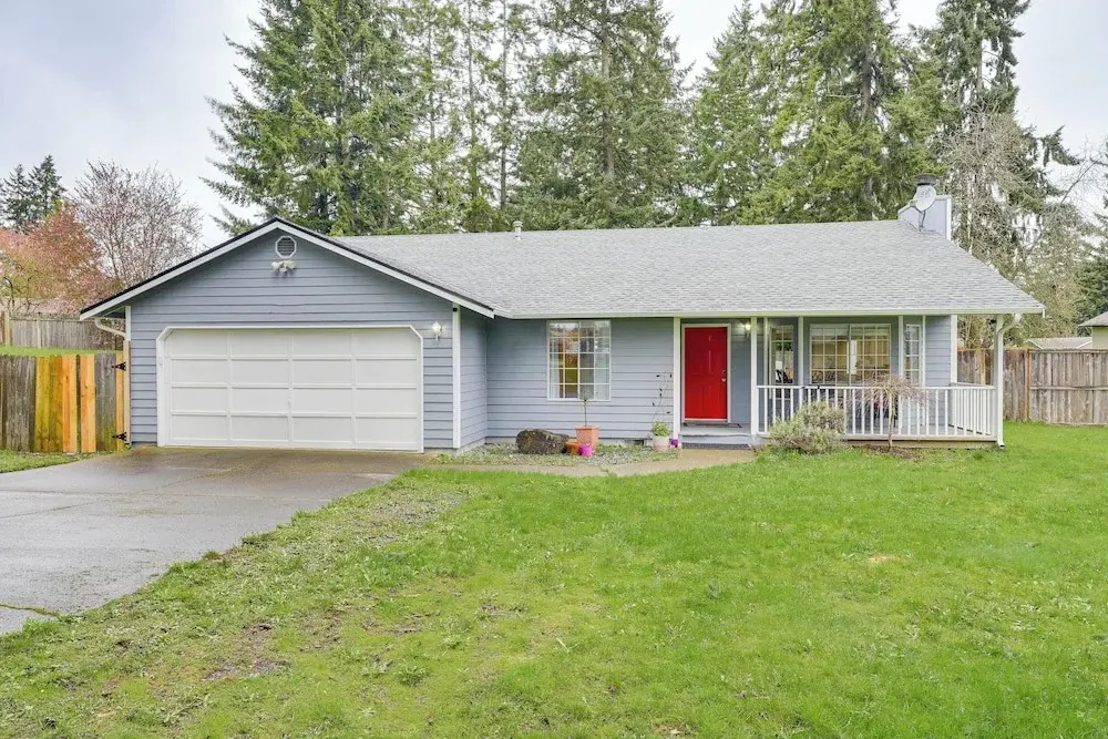 Olympia Home w/ Deck ~ 7 Mi to Amtrak Train!