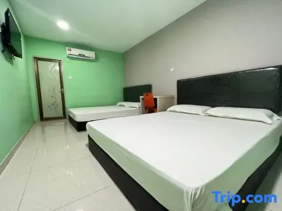 Standard Double Family room (full double bed)