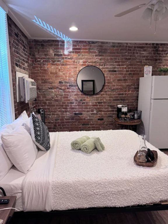Jungle House Studio Suites – Short North & Convention Center