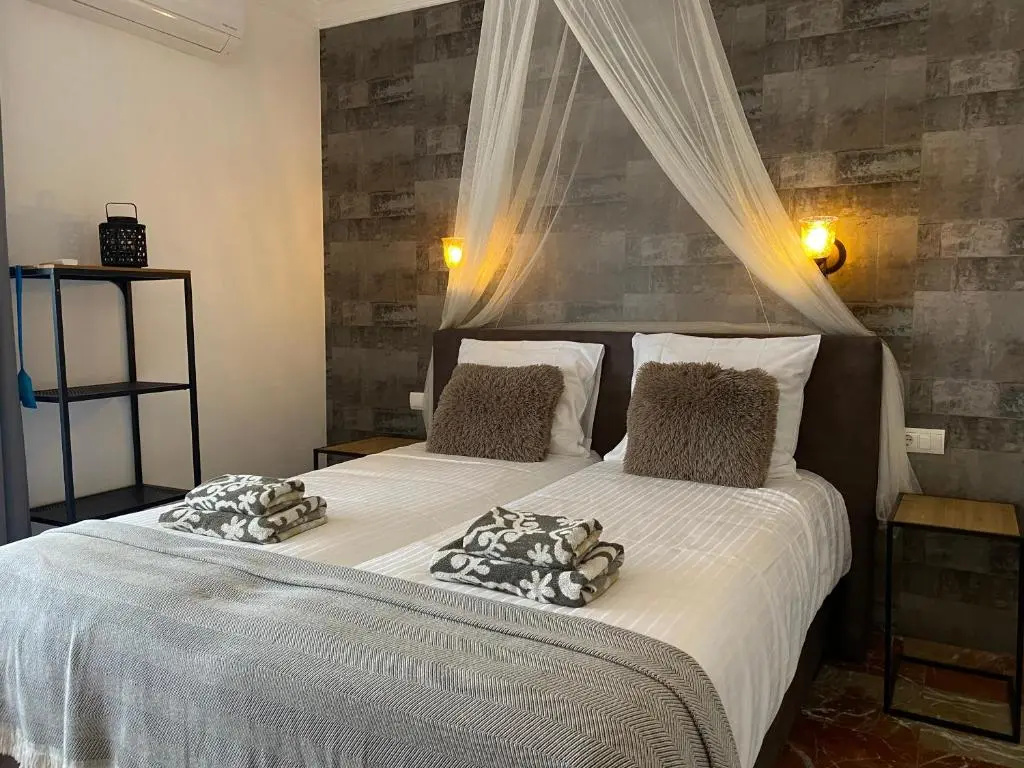 Standard Double room with sea view (full double bed)