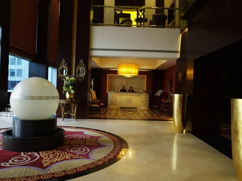 Lobby & Reception