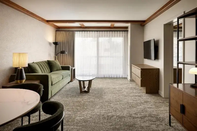 Executive Double Suite with balcony (full double bed)