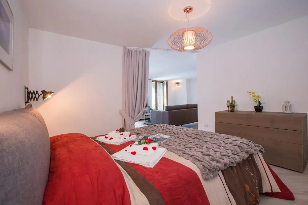 5 Bedrooms Family Villa