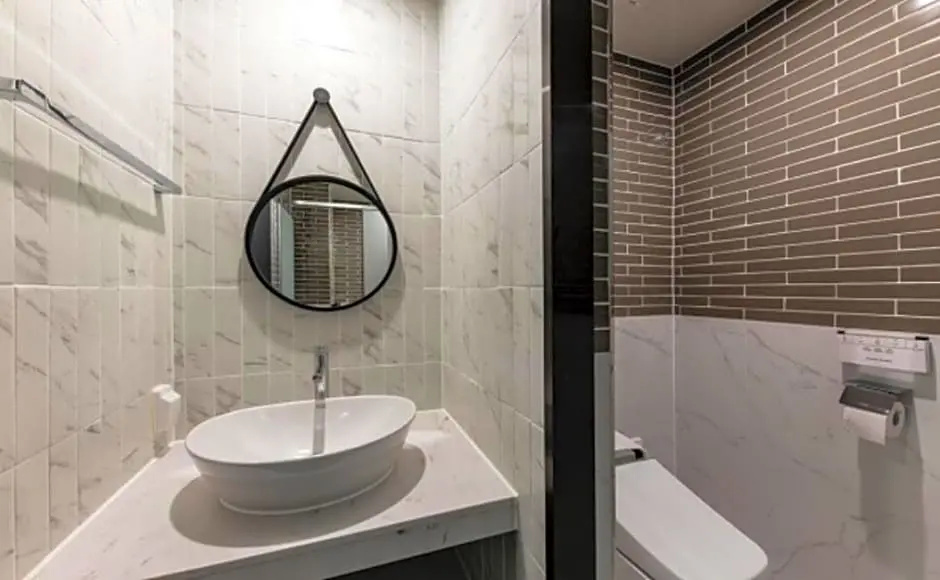 Deluxe Double room (full double bed)