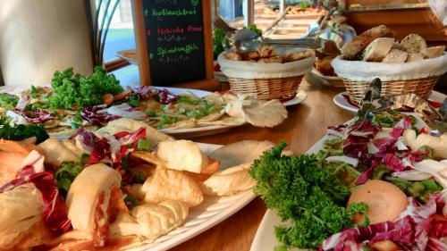 Food & Beverage