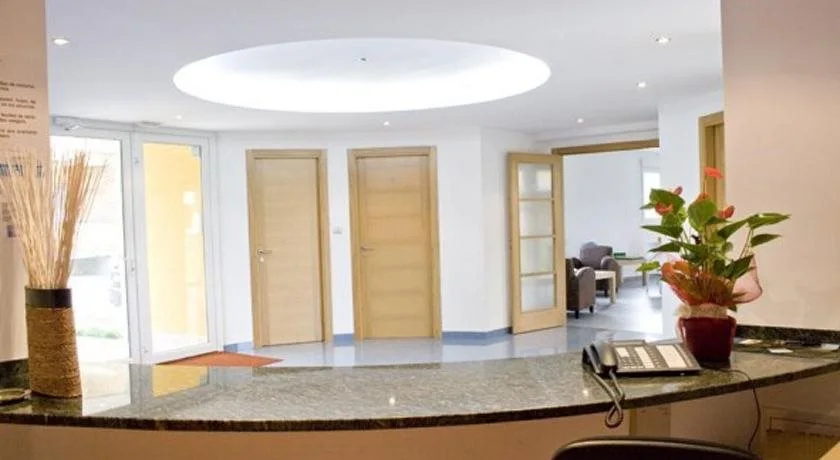 Lobby & Reception