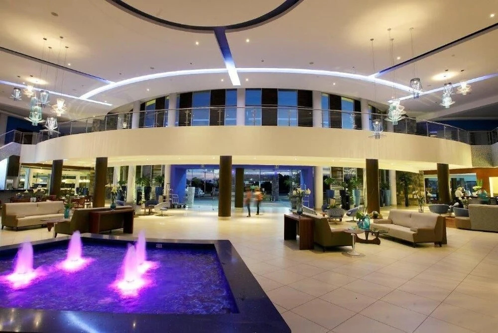Lobby & Reception