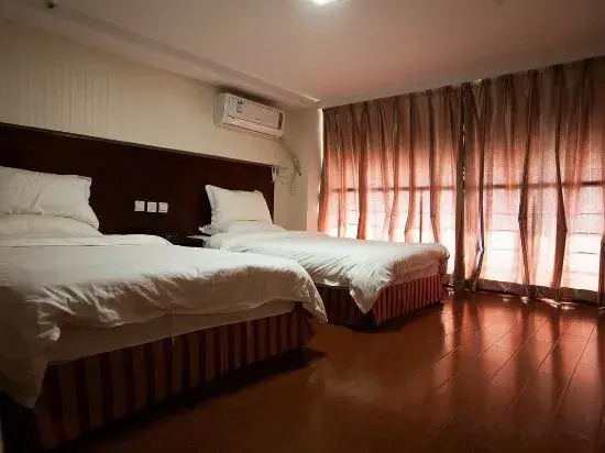 Yifeng Business Motel
