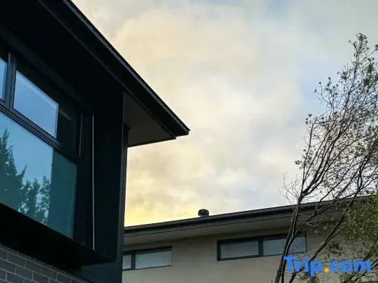 Stylish 4BR Townhouse with Private Courtyard