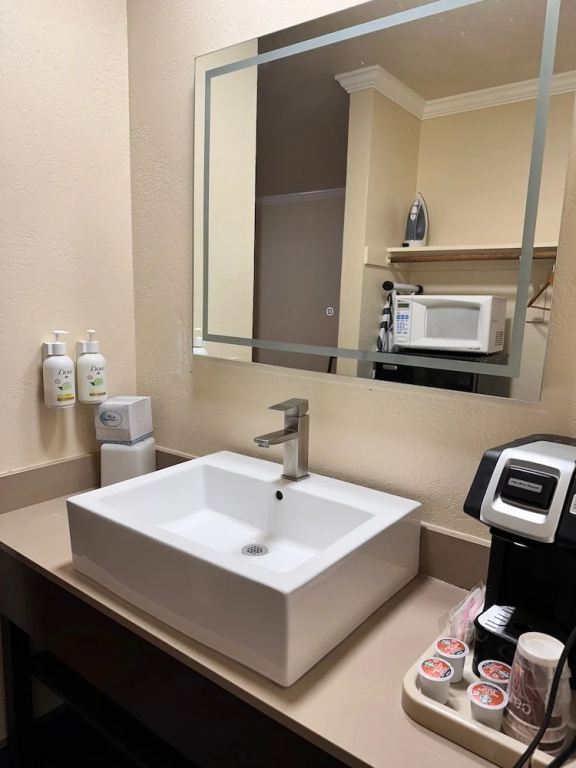 Economy room