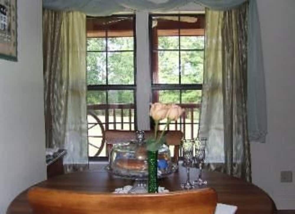 Susan's Cottages — 3
