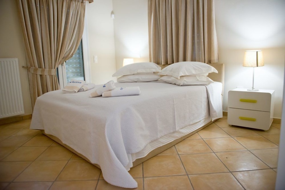 Villa Caldera — 3