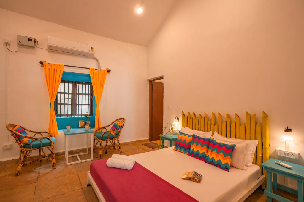 Deluxe Double room (full double bed)