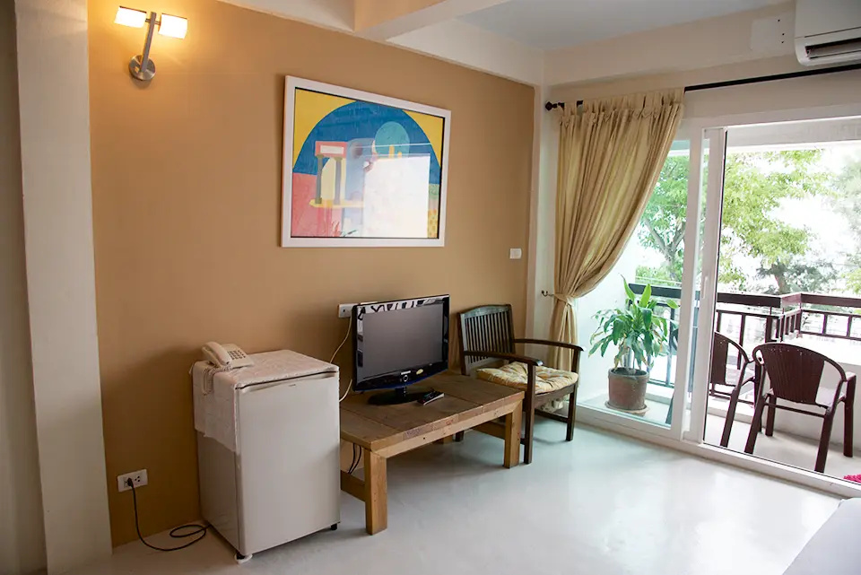 Standard room with partial sea view