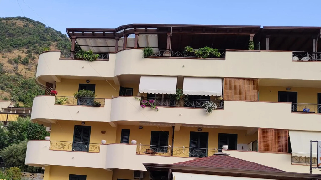 "Appartamento del Mare Gliaca" con vista Isole Eolie,ampia terrazza e parcheggio privato gratuito