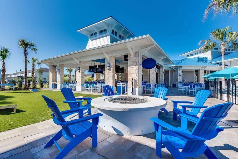 Upstay Family Home w Cinema, Pool & BBQ Clermont