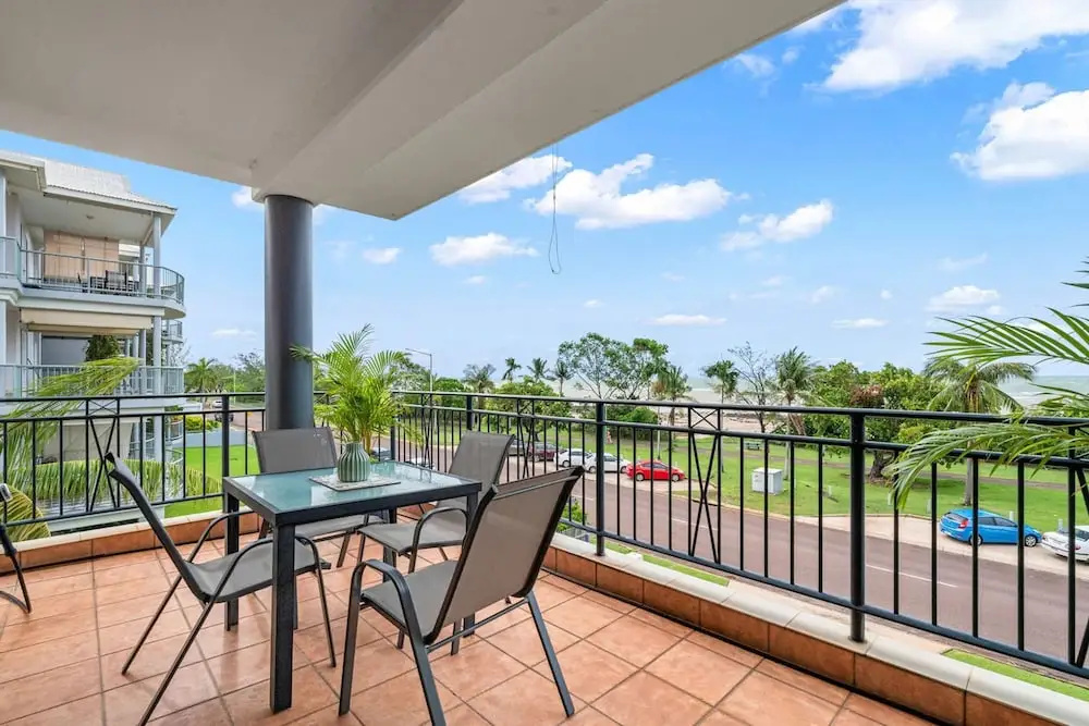 Zen Emerald Shore Seaview - Balcony - Sunset View