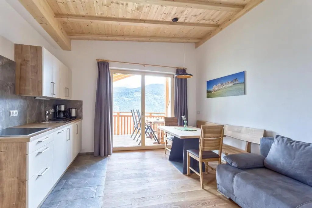2 Bedrooms Apartment