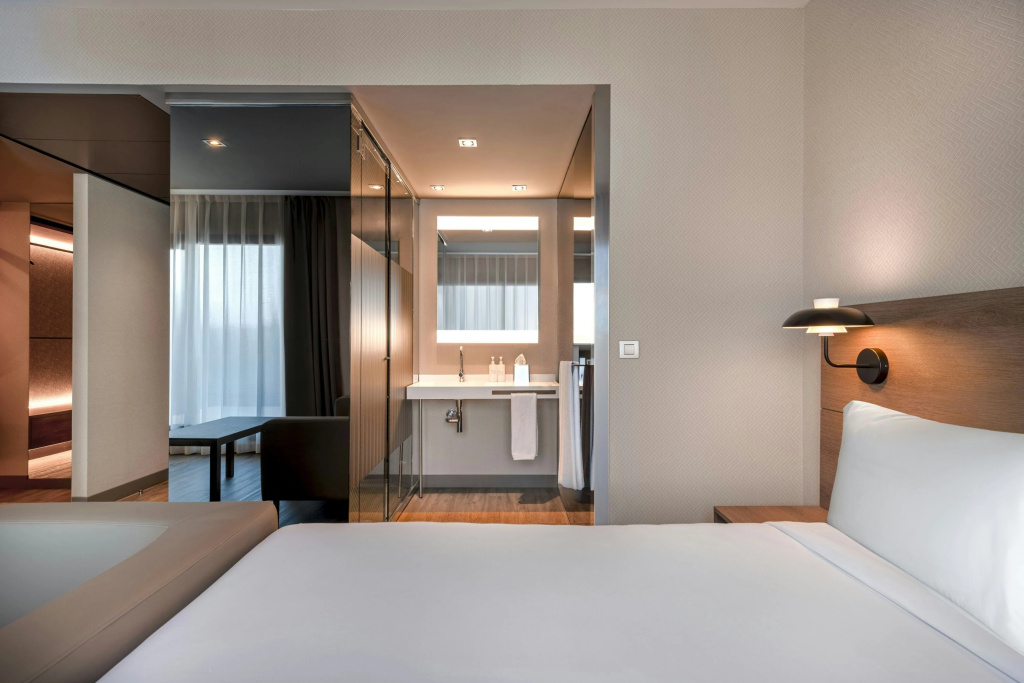 Отель AC Hotel Atocha by Marriott в Мадриде