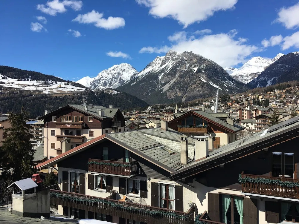 Superior Double room with balcony and with mountain view (full double bed)