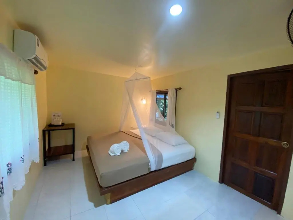 Khao Sok Jungle Huts Resort - Chambres