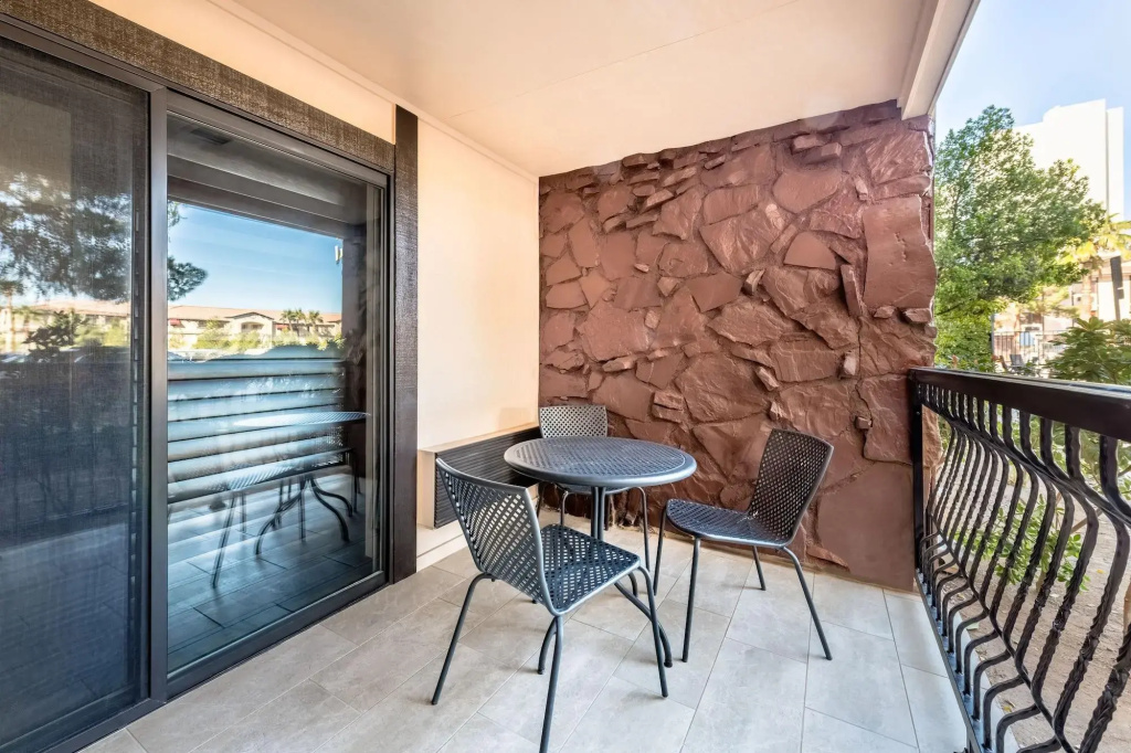 Balcony & Terrace