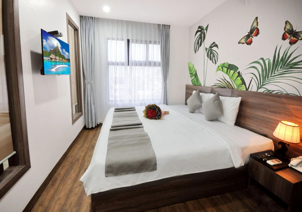 Mega Light Hotel — 2