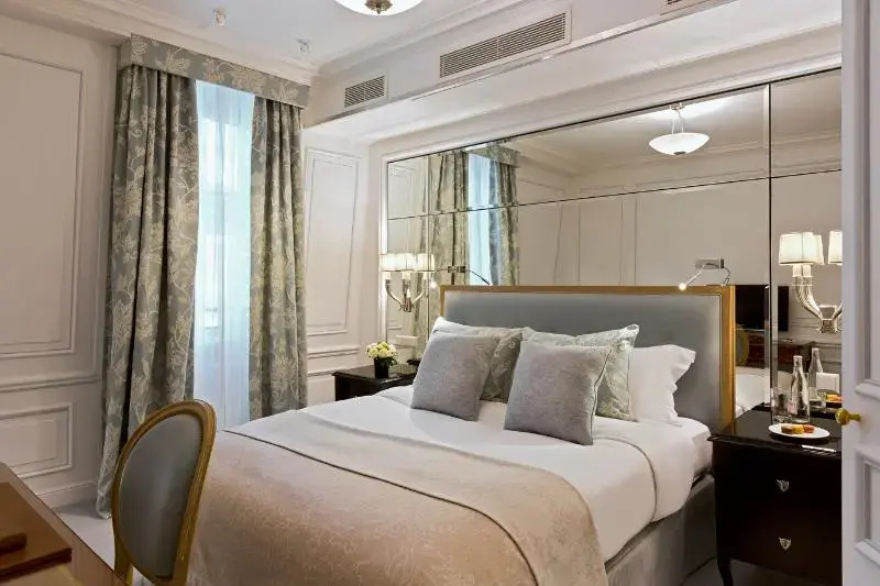 Hôtel San Régis 42