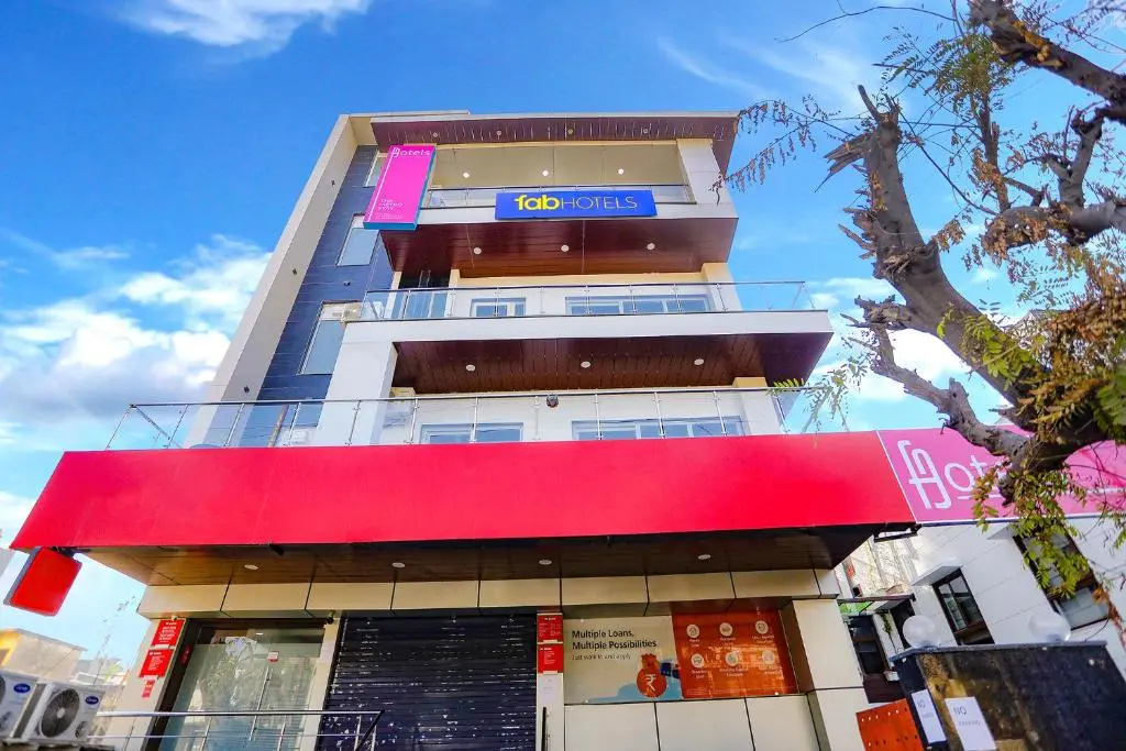 FabHotel F9 Noida Sector 27