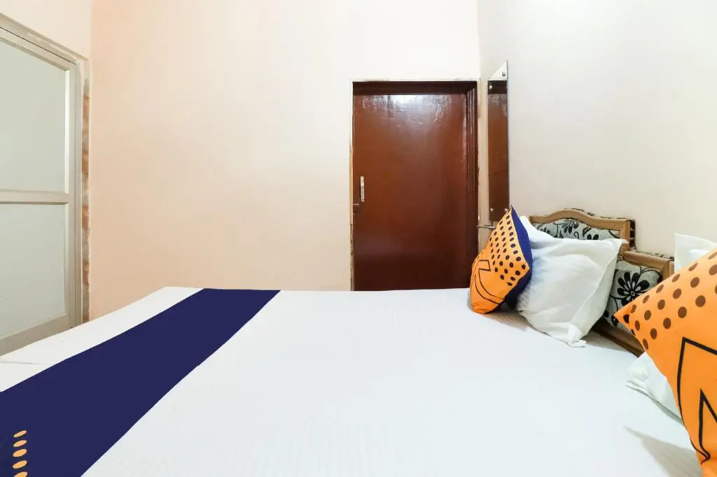 Kasturi Sai Darbar by OYO Rooms