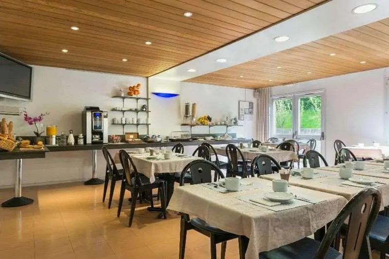 Greet Hotel Montbeliard - Chambres