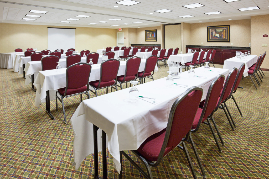 Holiday Inn & Conference Center Marshfield by IHG - Général