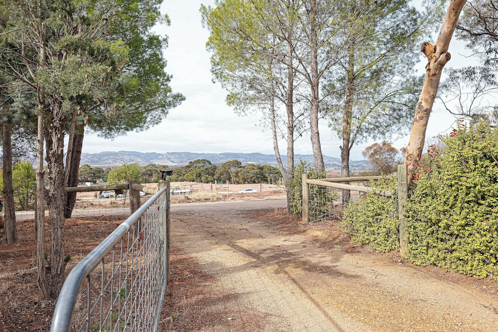 Villa Scalzi - 4-Bed Getaway