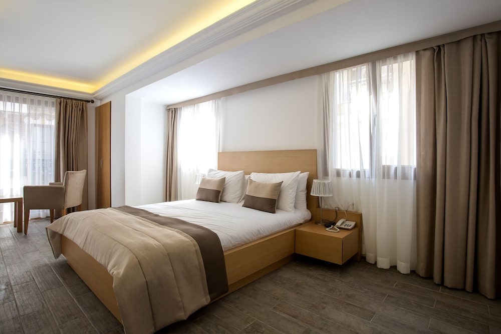 Mb City Hotel — 2