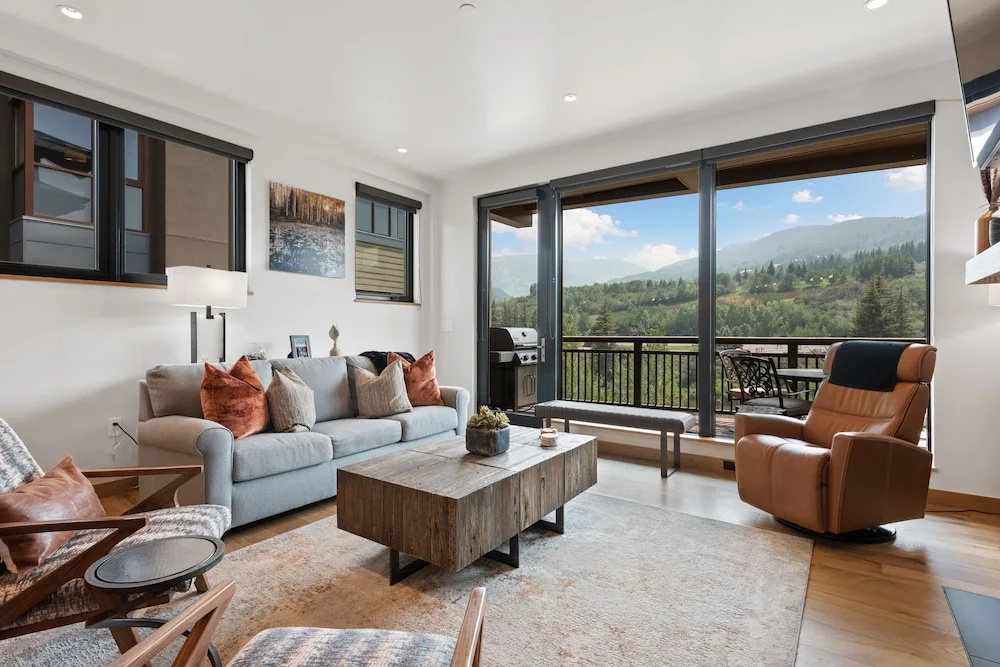 3 Bedrooms Apartment
