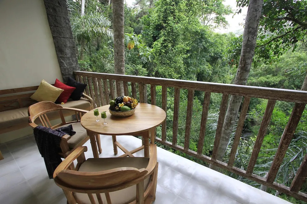 Balcony & Terrace