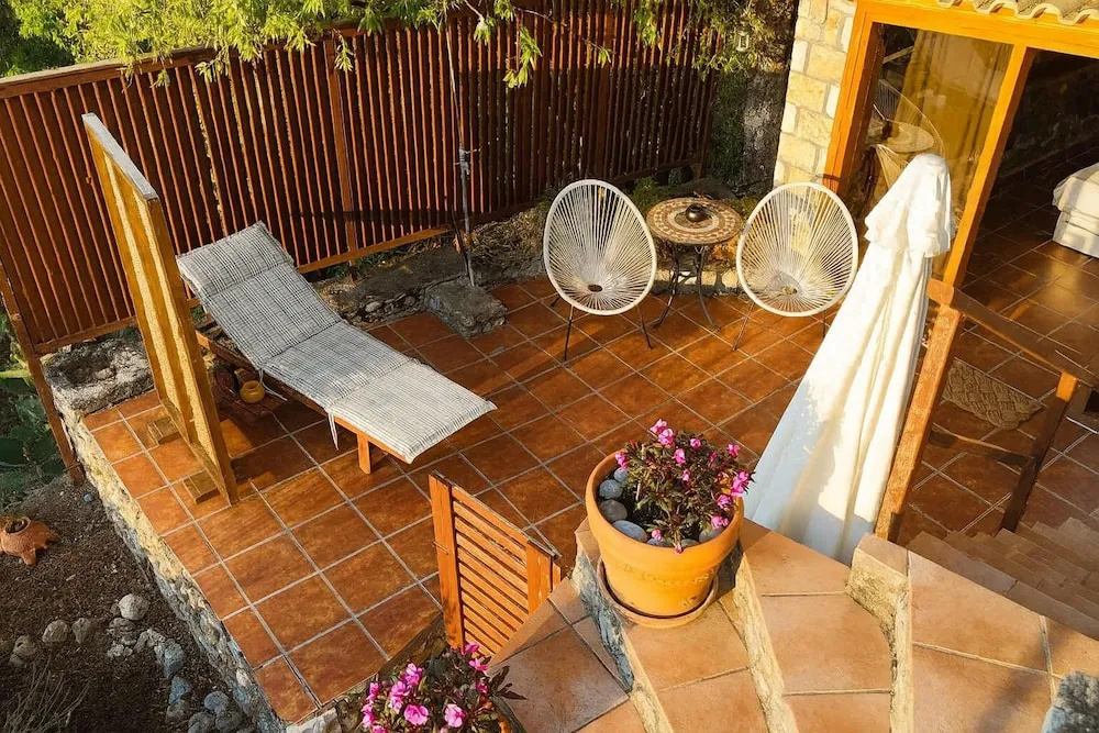 Beachfront Avia Nest - Aspa s Getaway
