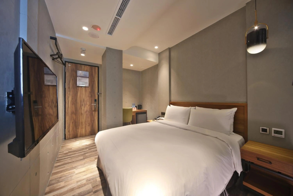 Micro Hotel — 2
