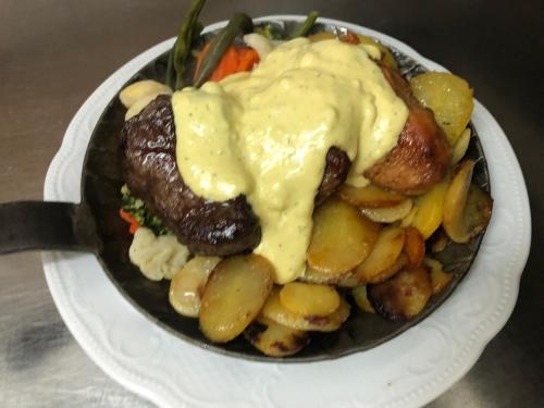 gallery_image_hidden_15