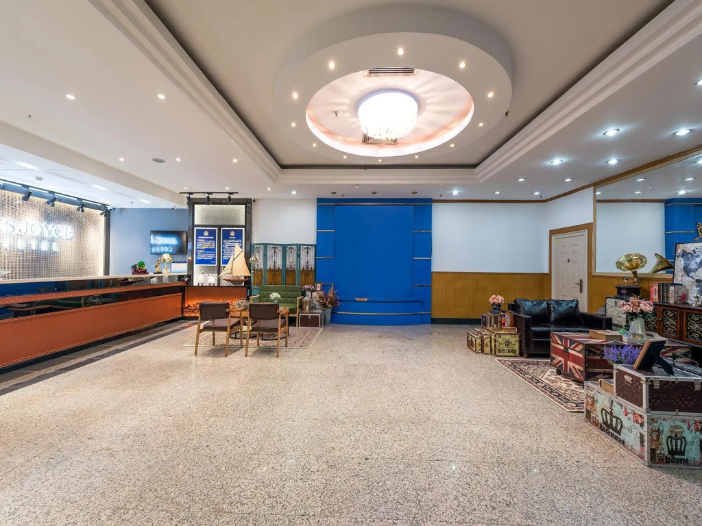 Lobby & Reception
