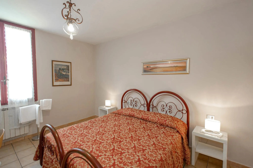 Budget Double room (full double bed)