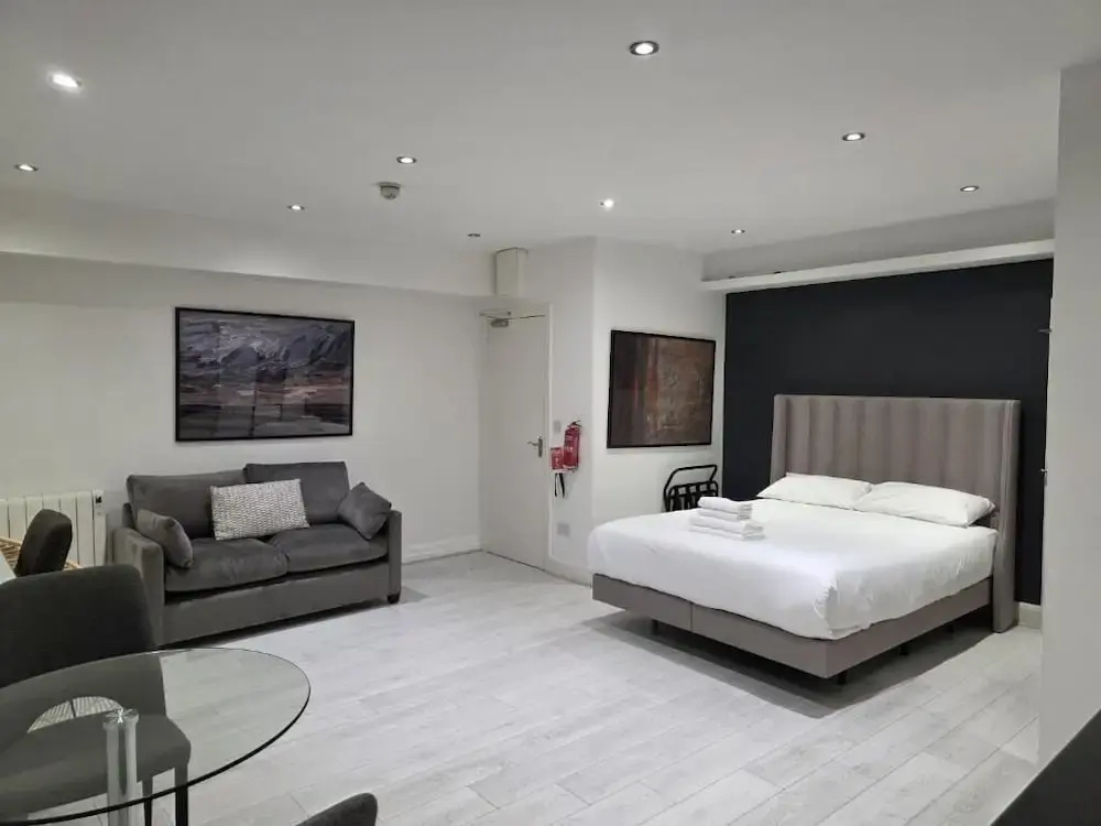 Standard Double Studio (full double bed)
