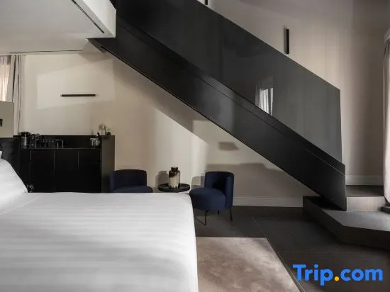 Suite with balcony