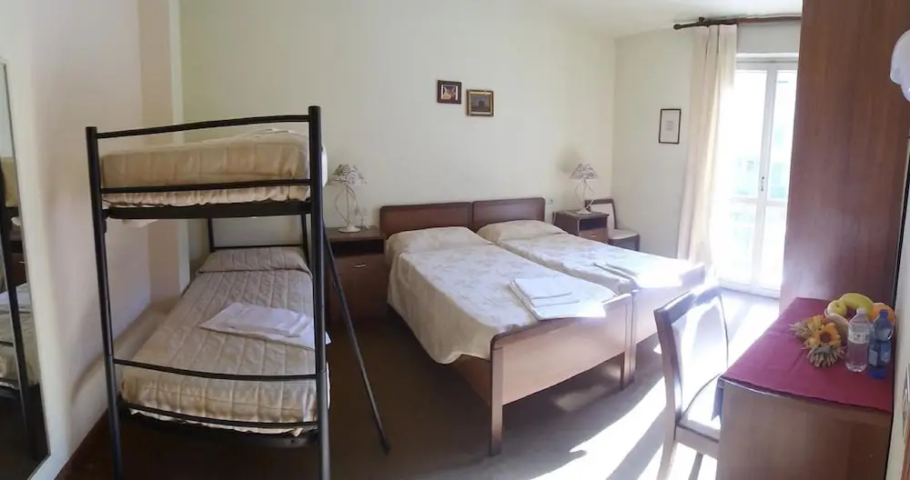 Standard Double room with mountain view (twin beds)