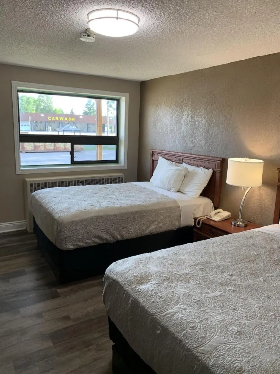 Champlain Motor Inn — 3