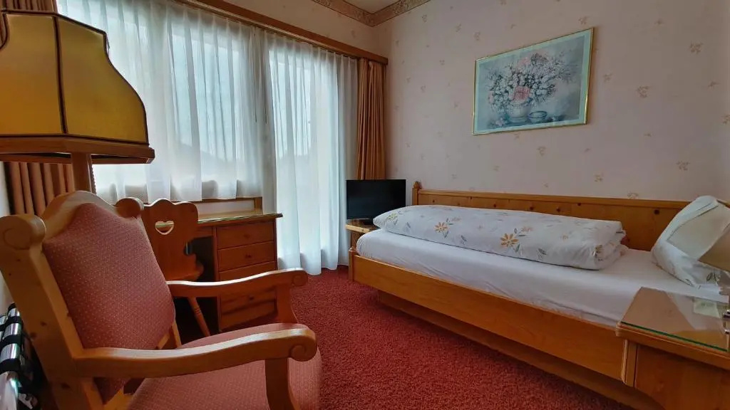 Hotel Cresta - Chambres
