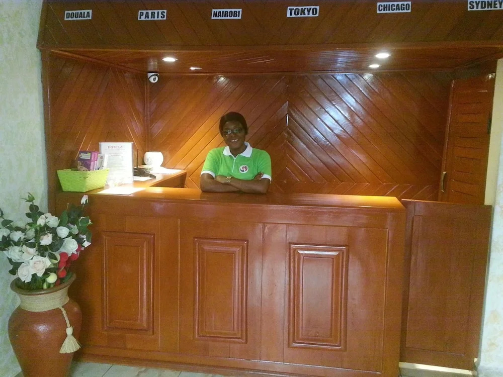 Lobby & Reception