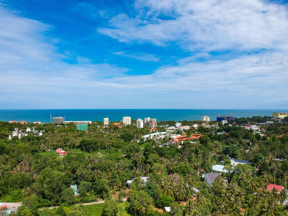 Beach & Waterfront