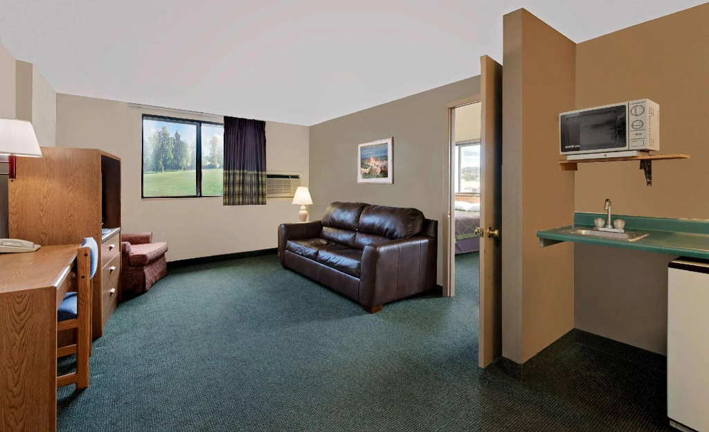 1 Bedroom Quadruple Suite