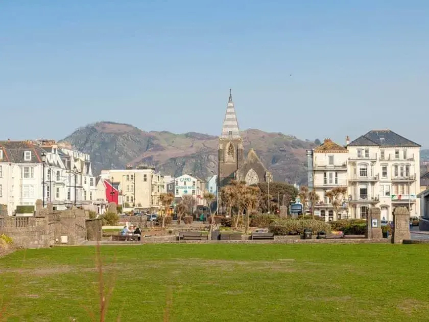 2 The Villa - 3 bedroom apartment with great views